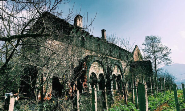 Ta Phin Ancient Monastery.