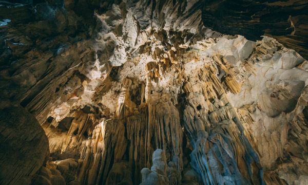 Ceiling of Thien Cung Cave.