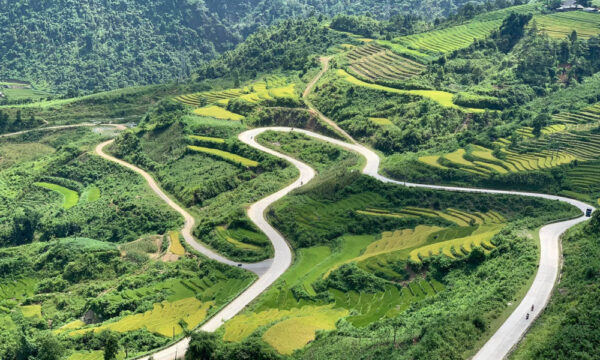 The roads through Ban Ho commune.