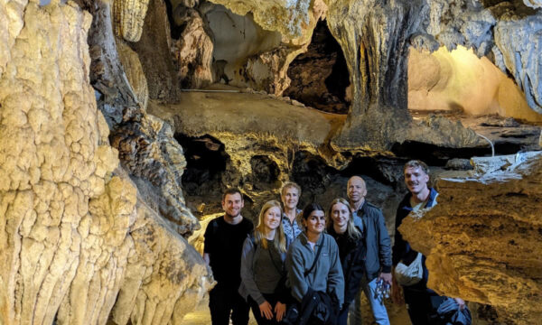 Tourists in Trung Trang Cave.