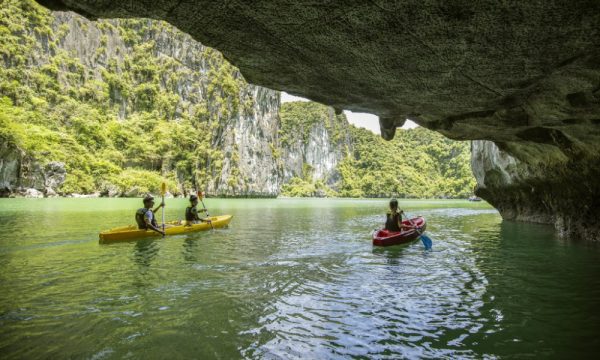 Kyaking in Luon Cave.