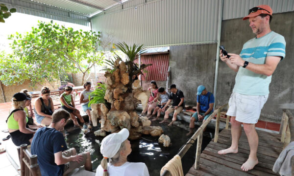 Have fun fish massage in Viet Hai Village.