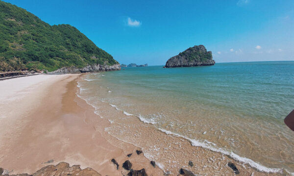 Charming beach on Ba Trai Dao Beach.