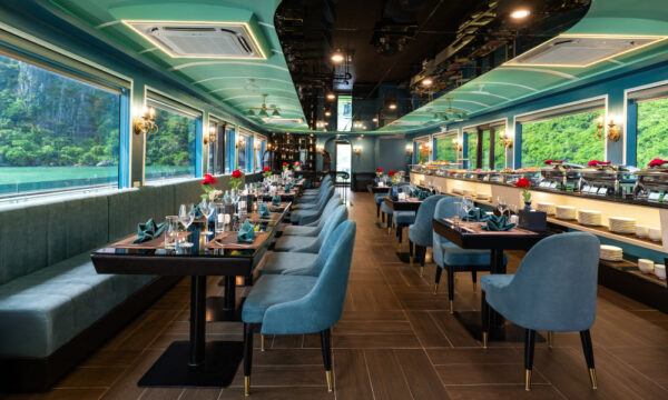 Sunlight Grand Day Cruise sailing in the bay.