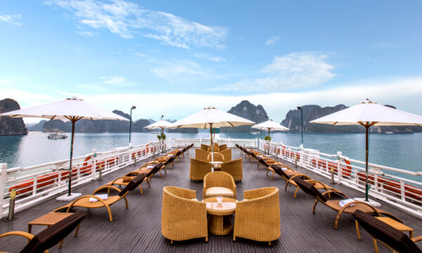 Overview fo Au Co Cruise sundeck.