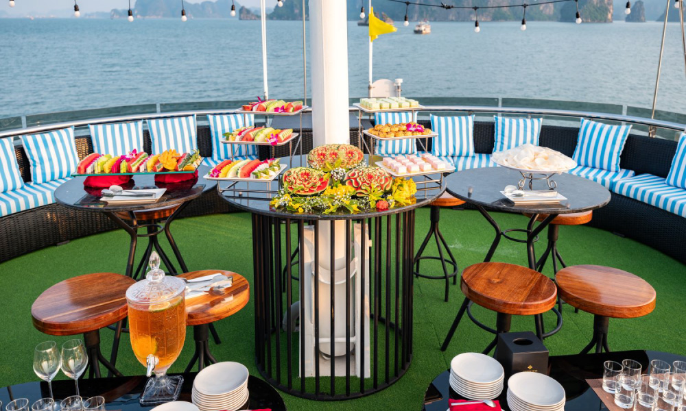 Sunset party food on Sunlight Grand Day Cruise.