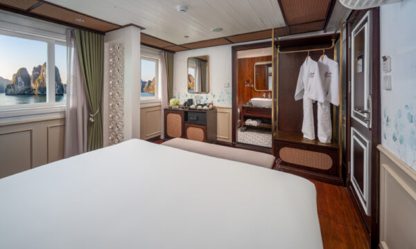 Signature Royal Cruise.