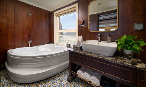 Signature Royal Cruise.