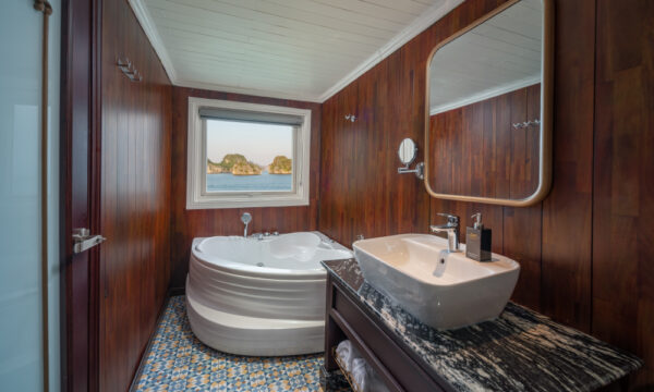 Signature Royal Cruise.