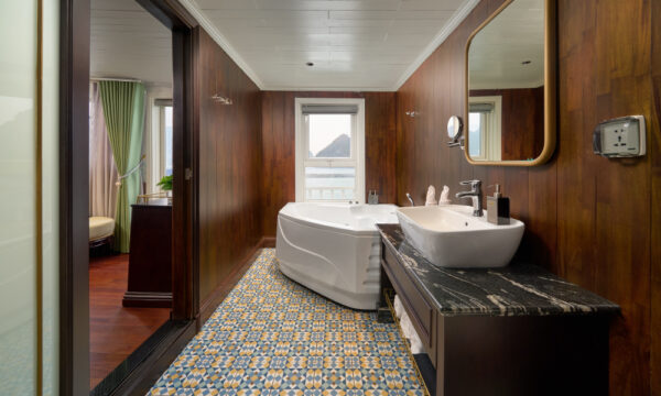 Signature Royal Cruise.