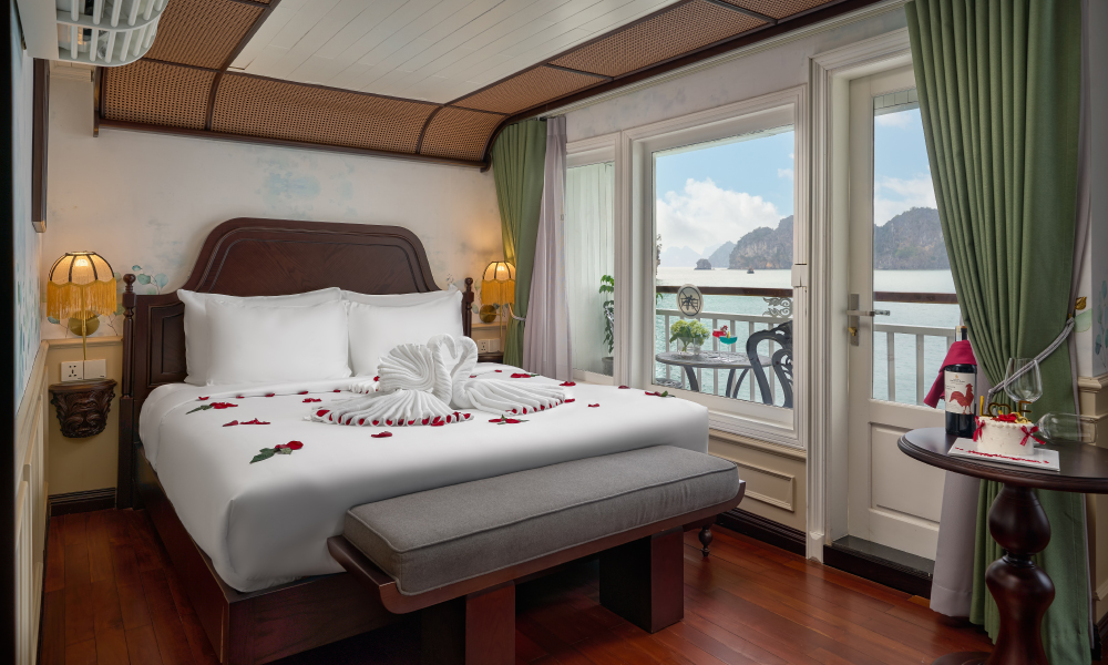 Honeymoon decor of senior room on Signature Royal Cruise.