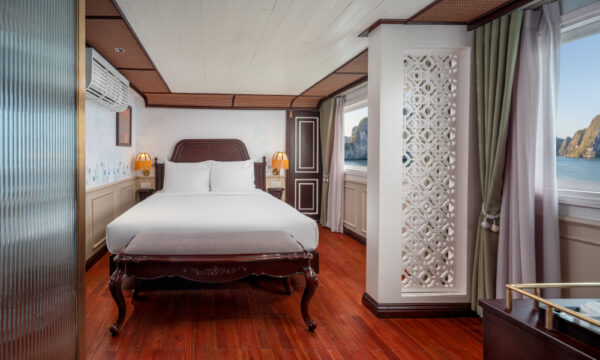 Signature Royal Cruise.