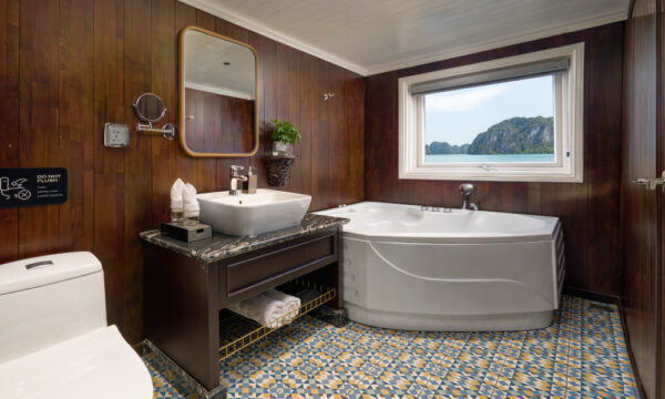 Signature Royal Cruise.