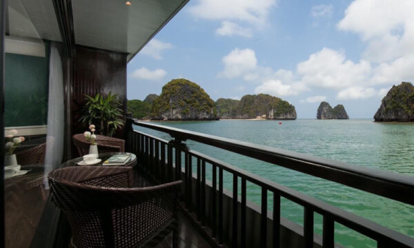 Genesis Regal Cruise.